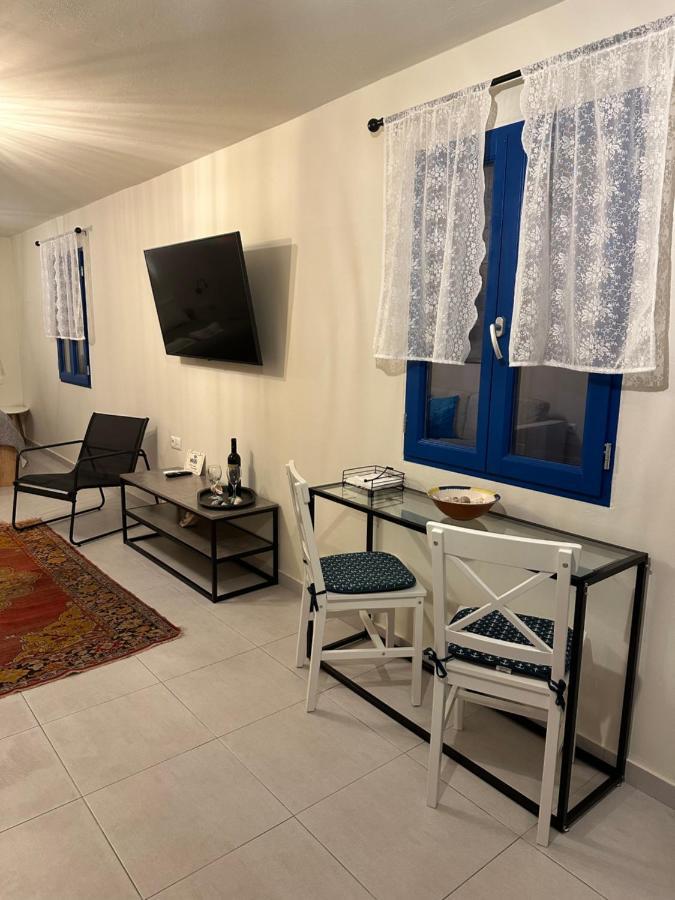 Porphyra Studio Chalki Town Екстериор снимка