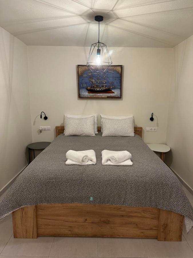 Porphyra Studio Chalki Town Екстериор снимка